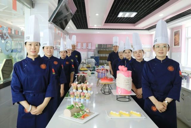 直击教师技能大比武现场，一起见证老师们的高光时刻