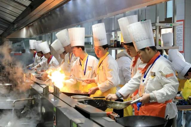 真香来袭!宁夏新东方技工学校第三届“青年杯”创意热菜大赛圆满举行!