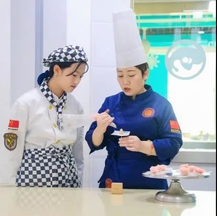 新生专访-西点全能马思婷