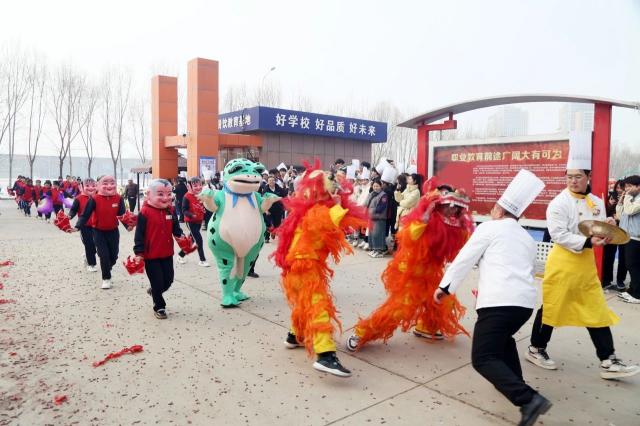 宁夏新东方的元宵喜乐会现场太HIGH了!不信,你看!