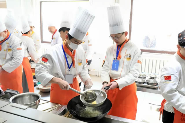 宁夏新东方“青年杯”职业技能大赛之创意热菜大赛来袭，快来围观！