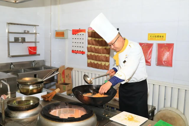 亦厨亦师：专访六个月总厨班教师宗廷万