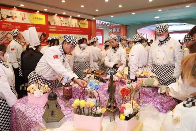 宁夏新东方“青年杯”职业技能大赛之西点烘焙大赛精彩绝伦