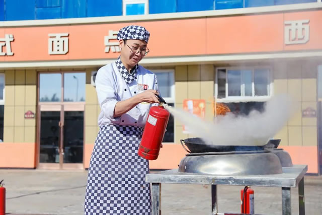 宁夏新东方开展消防演练，筑牢校园“防火墙”
