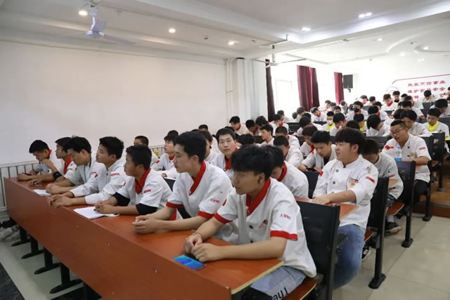 校企合作共赢未来，企业宣讲会，让学子就业无忧