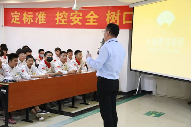 餐饮企业进校招聘宣讲 宁夏新东方学子好工作不用愁