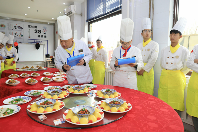 学厨师去哪儿好？来宁夏新东方烹饪学校