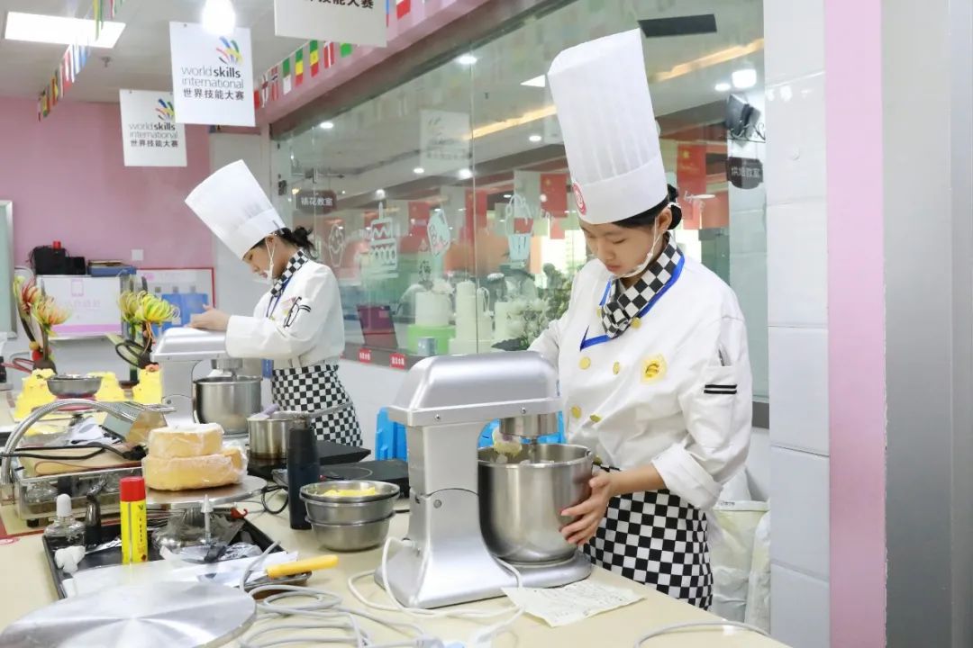 宁夏职业技能大赛（糖艺西点、烘焙项目）宁夏新东方技工学校选拔赛拉开帷幕