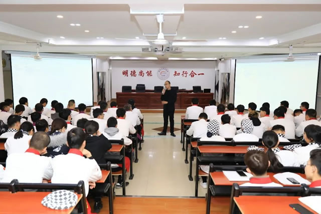 名企宣讲：学子就业无忧，好技术赢创好未来！
