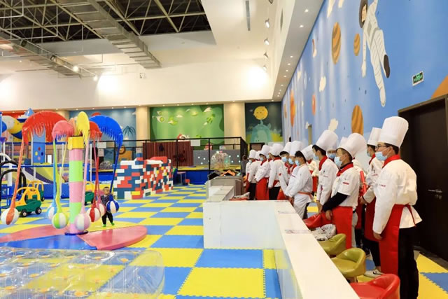 宁夏新东方学子参观名企银川国际交流中心酒店