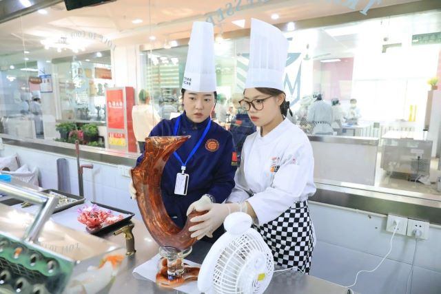 宁夏新东方技工学校学子张玲将代表宁夏出征第三届全国职业技能大赛
